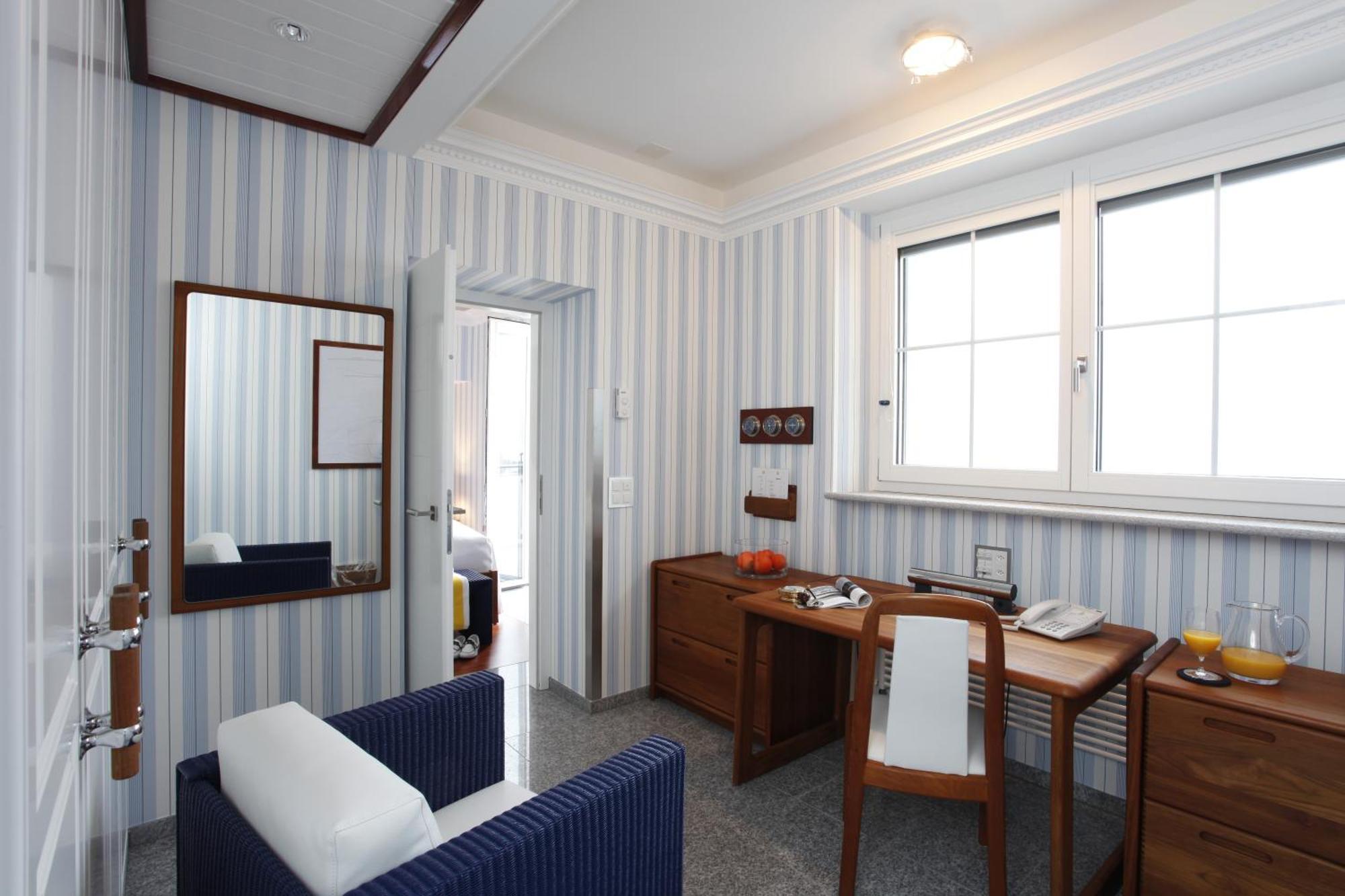 Holiday Hotel Yachtsport Resort Lago Maggiore 브리사고 외부 사진