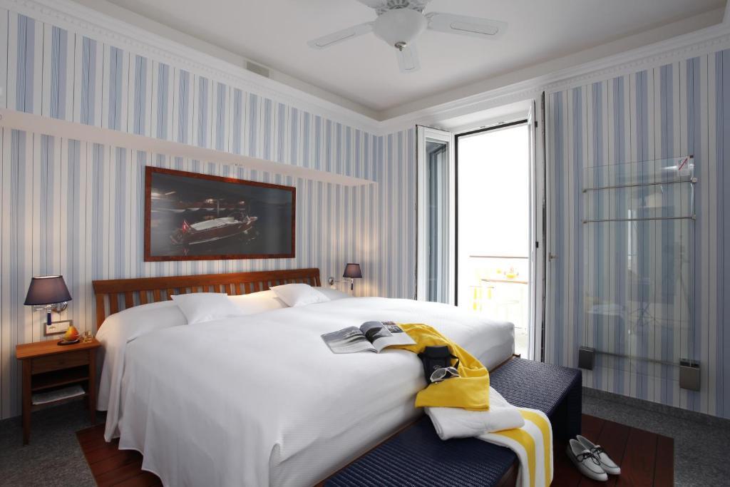 Holiday Hotel Yachtsport Resort Lago Maggiore 브리사고 객실 사진