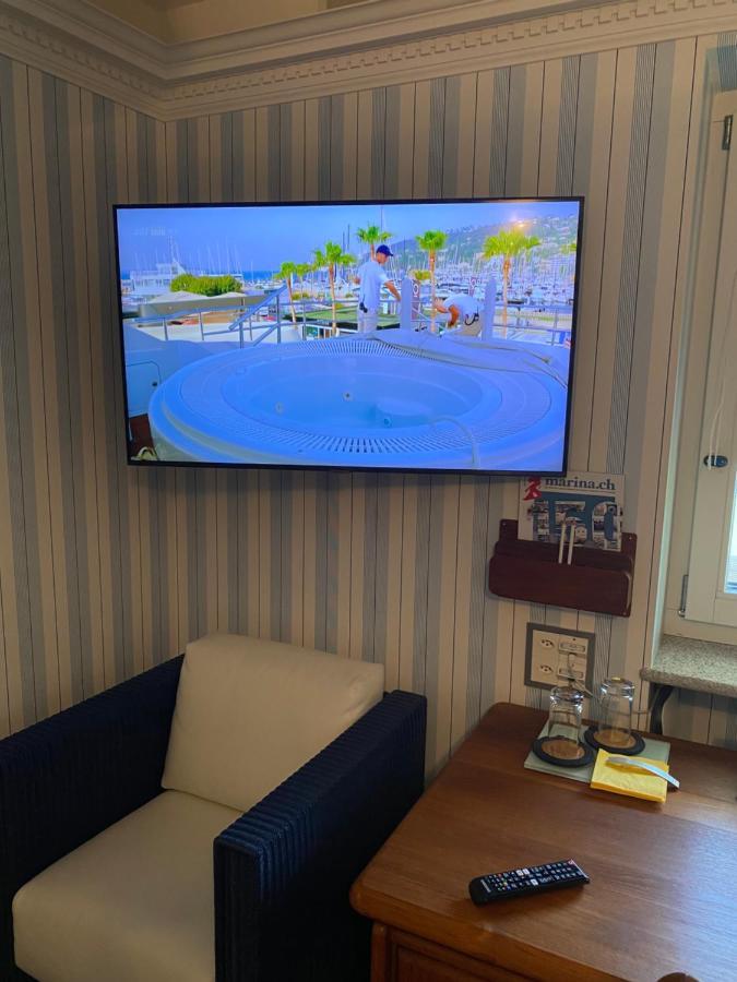 Holiday Hotel Yachtsport Resort Lago Maggiore 브리사고 외부 사진