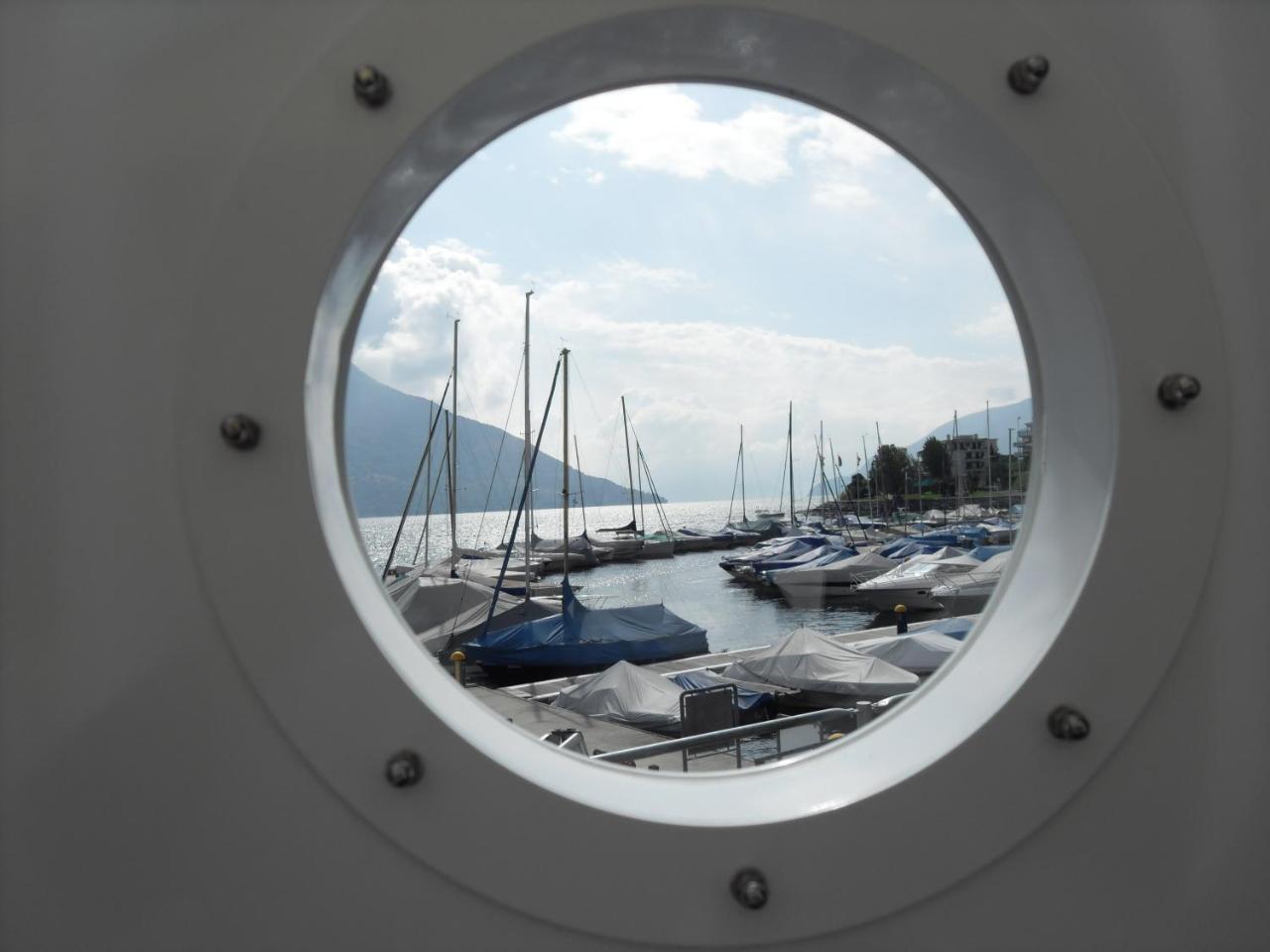 Holiday Hotel Yachtsport Resort Lago Maggiore 브리사고 외부 사진