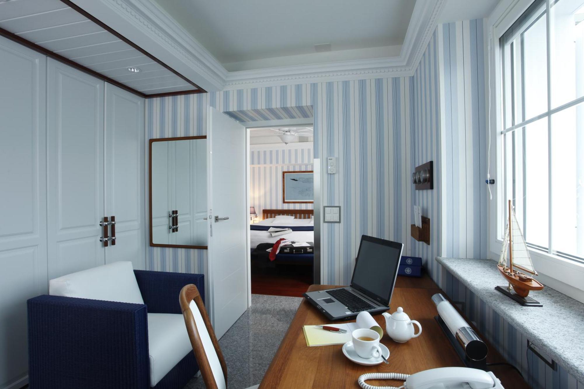 Holiday Hotel Yachtsport Resort Lago Maggiore 브리사고 외부 사진